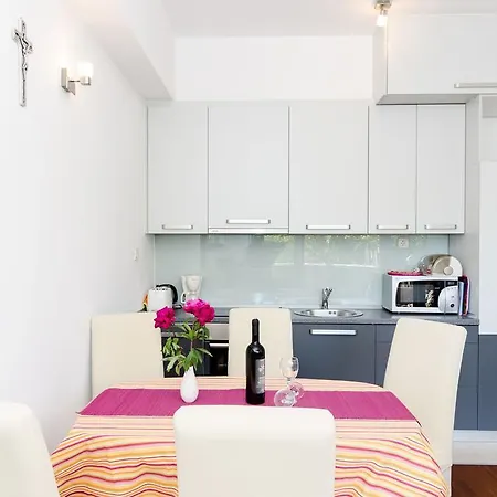Apartment Villa Orsan דירה